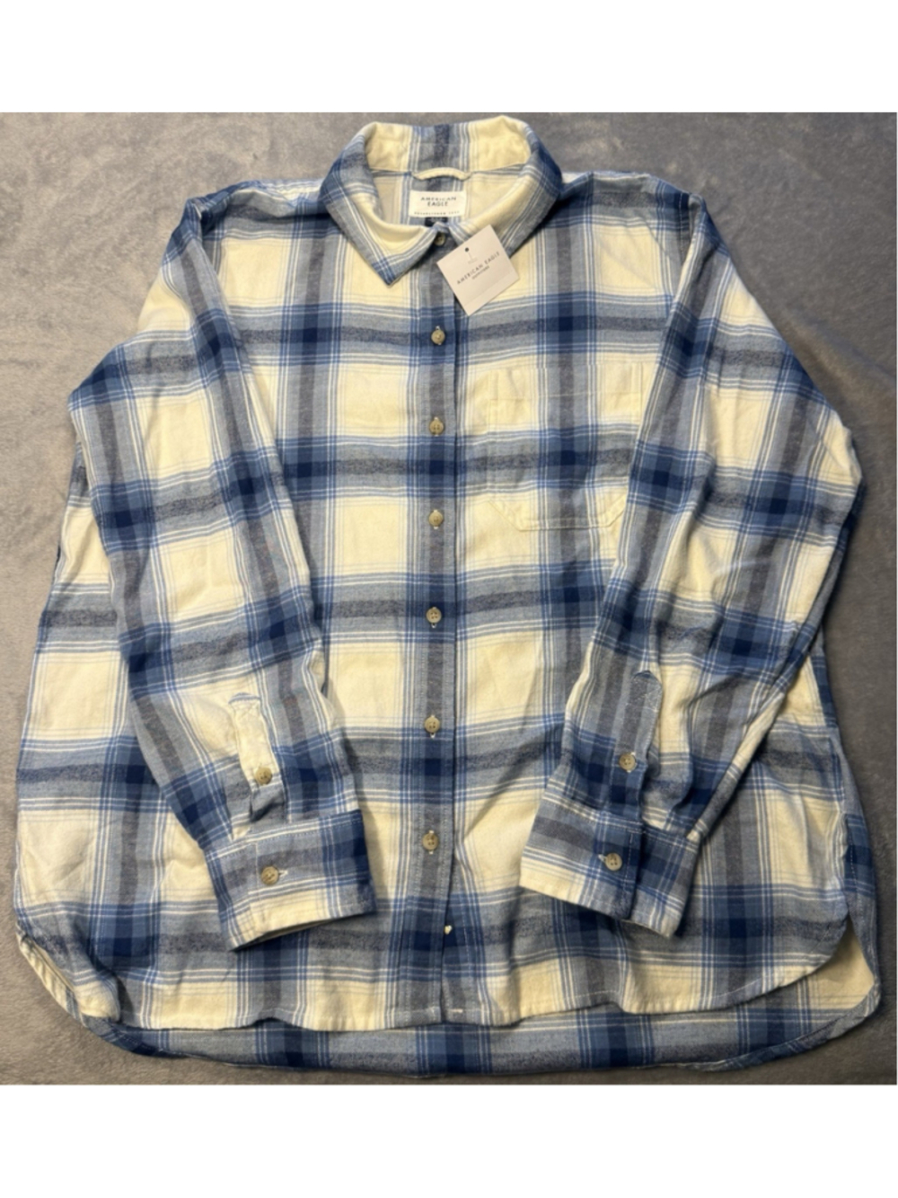 New American Eagle Women’s Fit Blue Button Up Flannel Size Medium